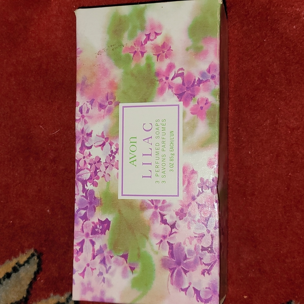 AVON LILAC SOAP 1960'S 3 CAKES PERFUMED BAR SOAP NIB